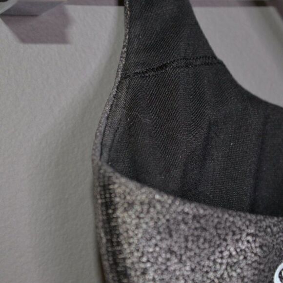 Lululemon Energy Bra In Luminosity Foil Print Black Silver Sz 2 - Picture 7 of 7